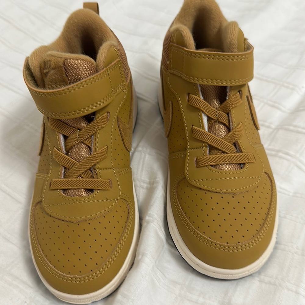 Nike toddler sneaker *NEW* never worn size 10C